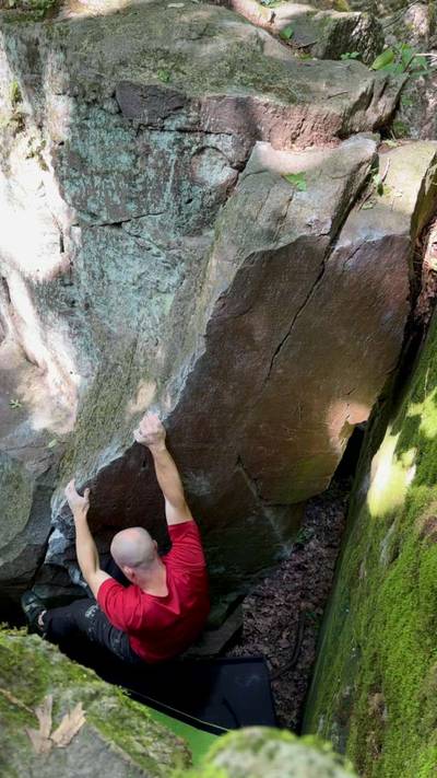 Baby Crane v4, Devil's Lake - Beta Video from LuchaClimbre