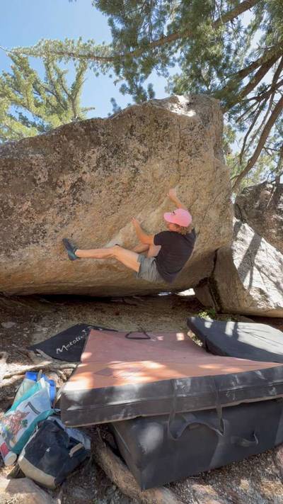 Black Moth Super Rainbow v6, Black Mountain - Beta Video from webbclimbs