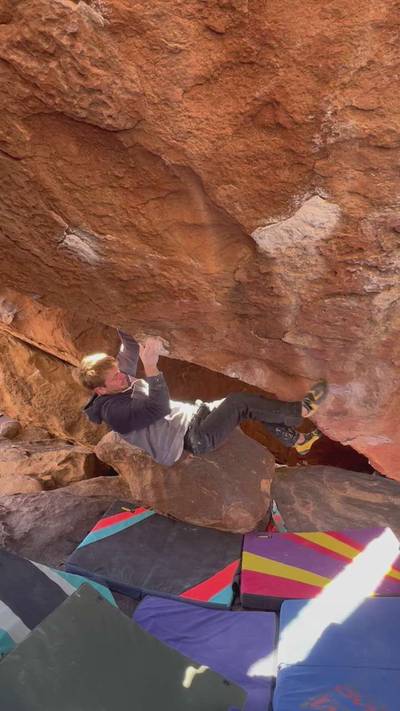 Crimping Christ on the Cross v10, Hueco Tanks - Beta Video from brenner.rauch