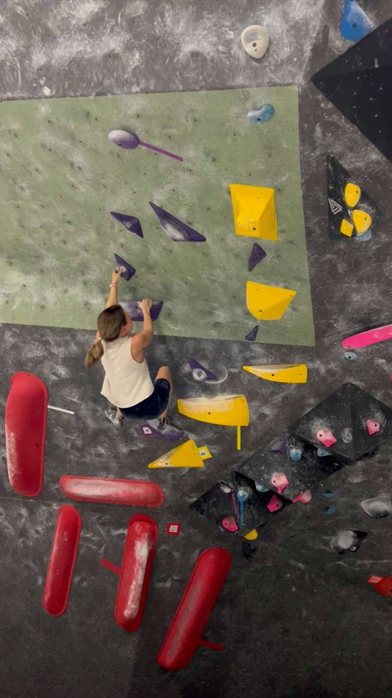 Purple #6, Boulder, Black Rock Bouldering Gym - Beta Video from Maperr