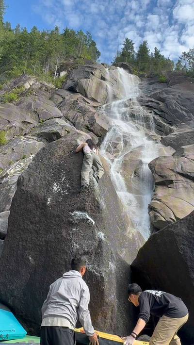 Under the Falls v3, Squamish - Beta Video from littlebox.climbs