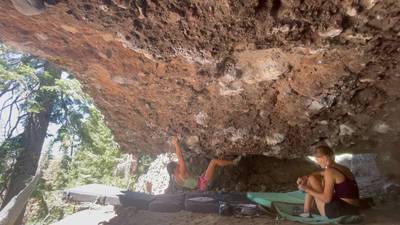 Bong Water v5, Lake Tahoe - Beta Video from bean.climbing