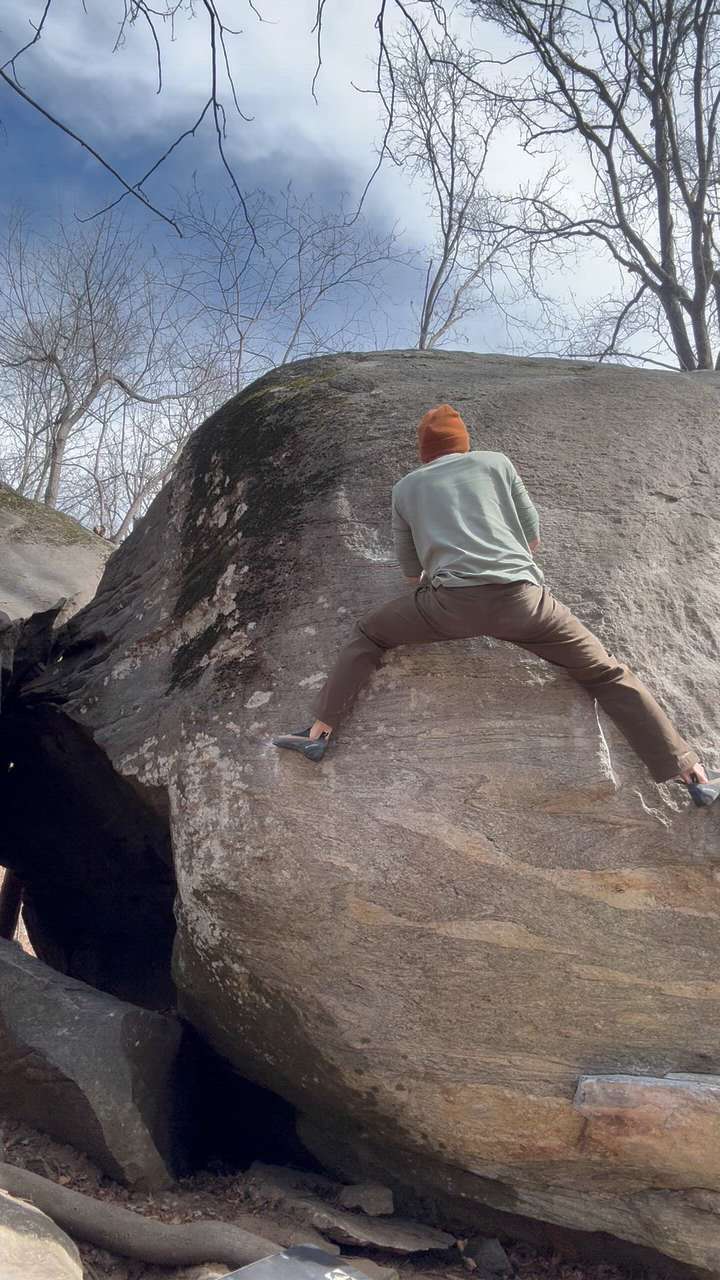 Rocks Rumbling Slush v5 - East Side, Rumbling Bald Bouldering - Watch Beta Videos