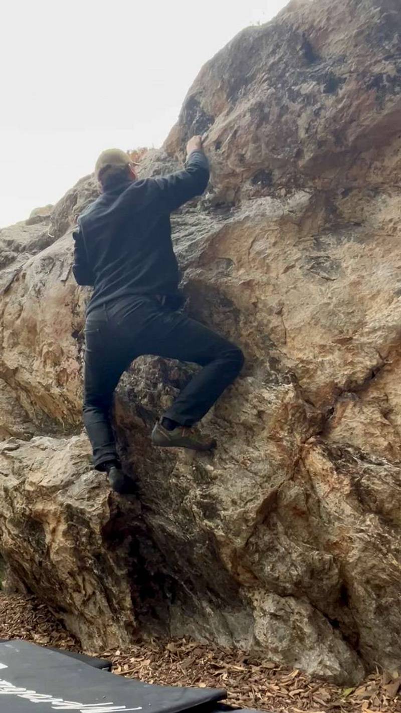 Traverse Wall Variations v1, Berkeley - Beta Video from oakbri