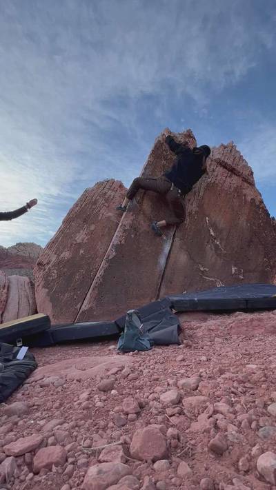 Thought Provoking v4, Red Rock - Beta Video from shanslowclimbs
