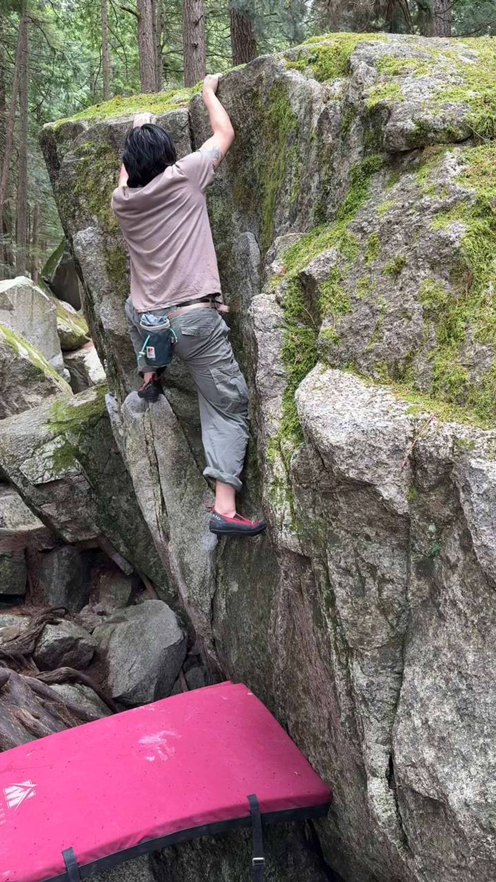 Fluorescent Black v0, Squamish - Beta Video from oahsnail