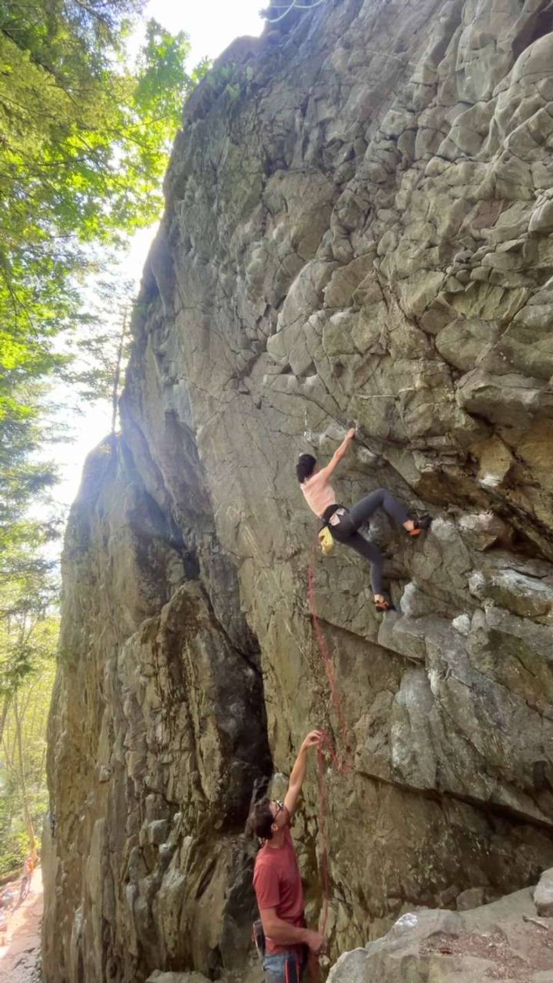 Rug Munchers 5.11d, Squamish - Beta Video from Esther.nature