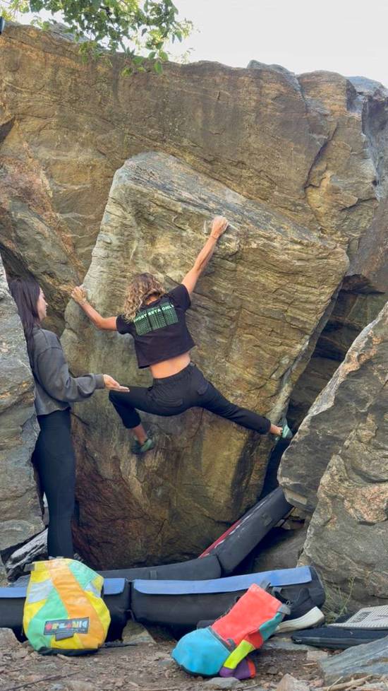 Fridge With No Name Low v7, Clear Creek Canyon - Beta Video from climbingchelchel