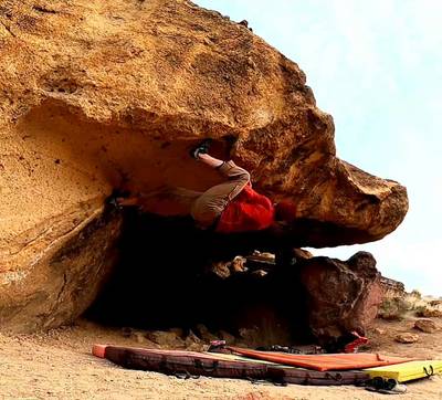 Jones Problem v8, Smith Rock - Beta Video from moelucid