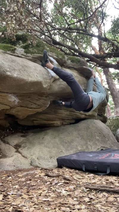 International Female v7, Indian Rock - Beta Video from daBoulder