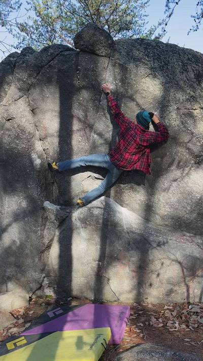 Venom v5, Dixon School Road - Beta Video from ian.climbs