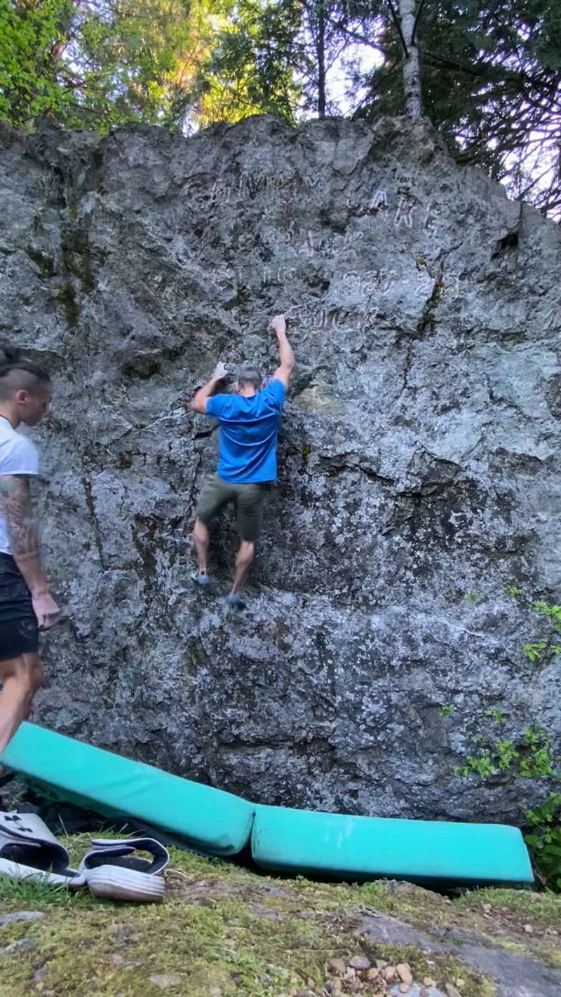 Toaster Mitts v4, Comox Lake - Beta Video from Bouldering_Bushido