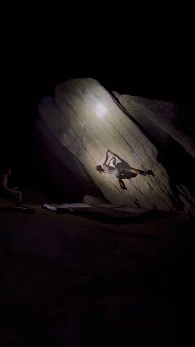 Tour de France Sit v10, Black Mountain - Beta Video from FrogClimbz