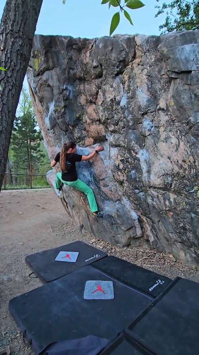 Joy Stand v6, Clear Creek Canyon - Beta Video from sarahcantclimb