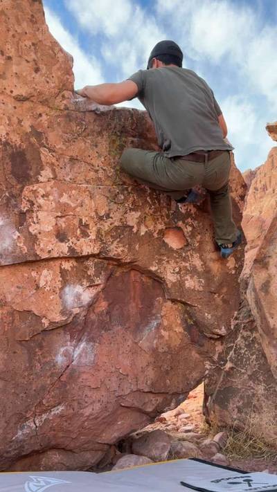 Coors Light Right Start v7, Red Rock - Beta Video from rickyslclimbs