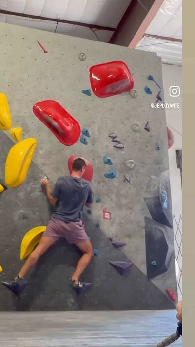 Purple #4, Boulder, Black Rock Bouldering Gym - Beta Video from Deployante