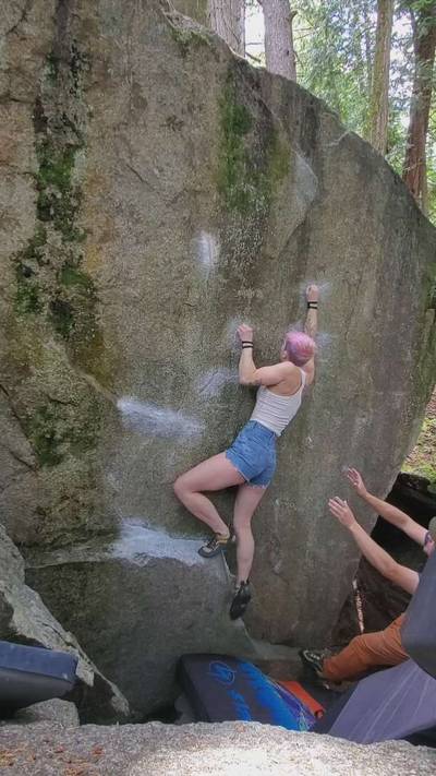 Lounge Act v6, Squamish - Beta Video from climbthatdee