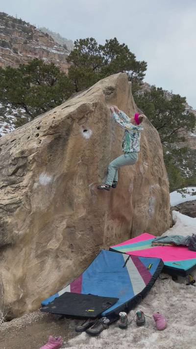 Hole Mine v3, Joe's Valley - Beta Video from kenzie_climbs
