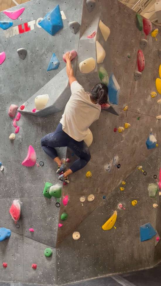 Red v4, Hogtown Boulders - Beta Video from yoonbear