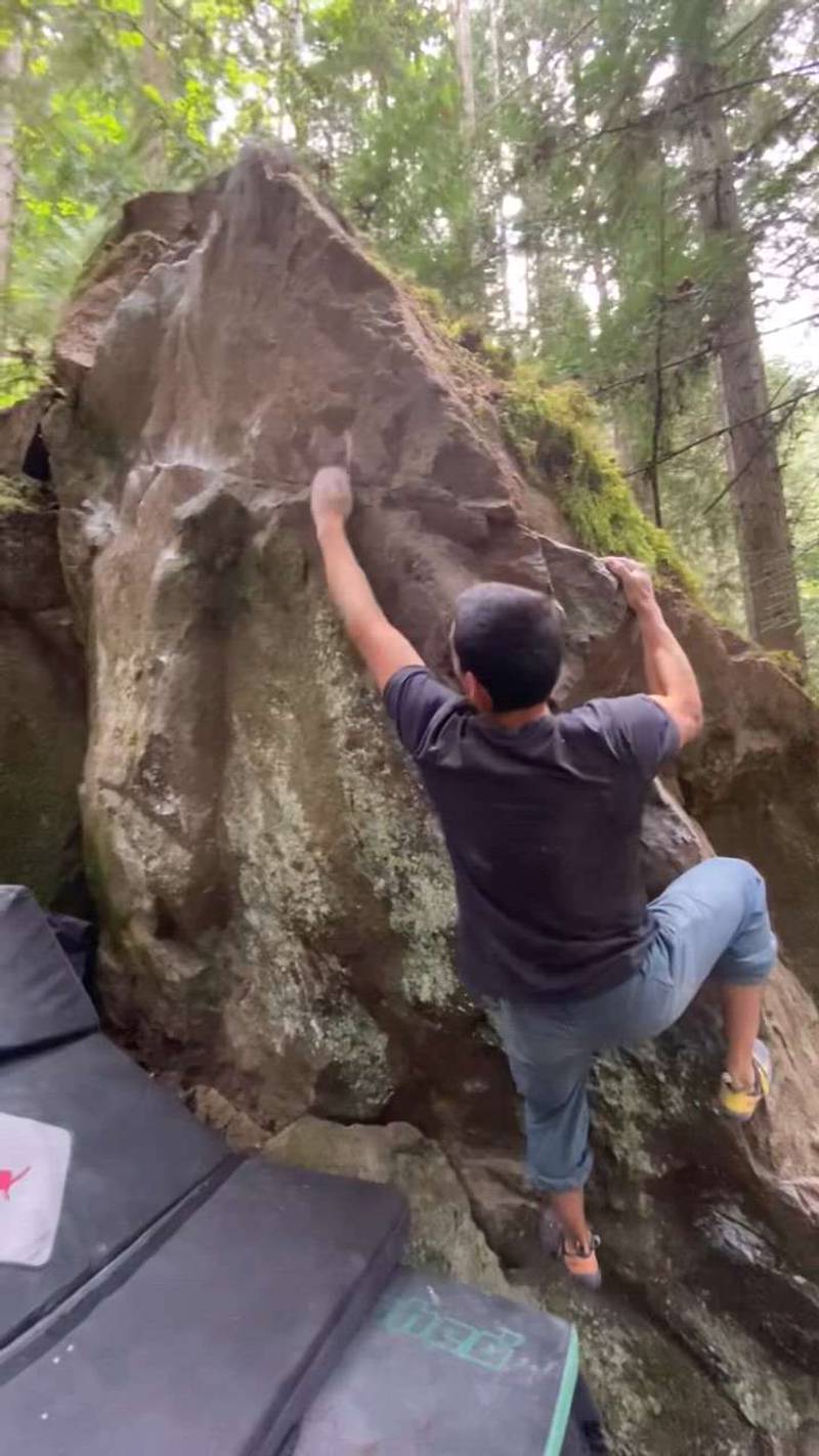 Dirty Pants v3, Comox Lake - Beta Video from Bouldering_Bushido