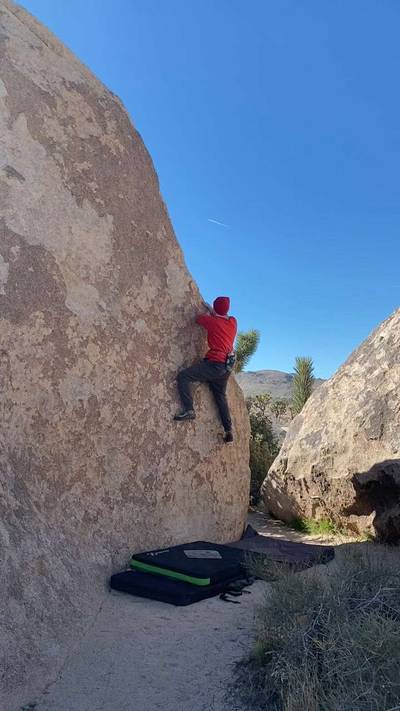 West Arete v0, Joshua Tree - Beta Video from aviv