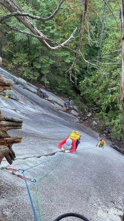Spirit of Squamish 5.8, Squamish - Beta Video from toeclimbs