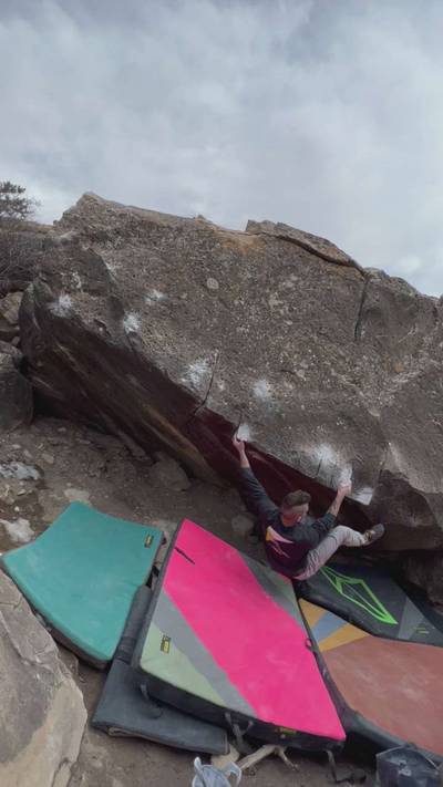 Zan’s Girlfriend Low v9, Joe's Valley - Beta Video from routesetter