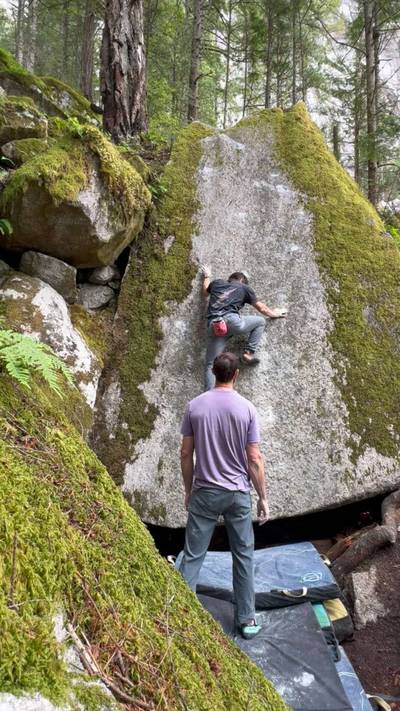 Black Slabbath v7, Squamish - Beta Video from DannyClimbs7