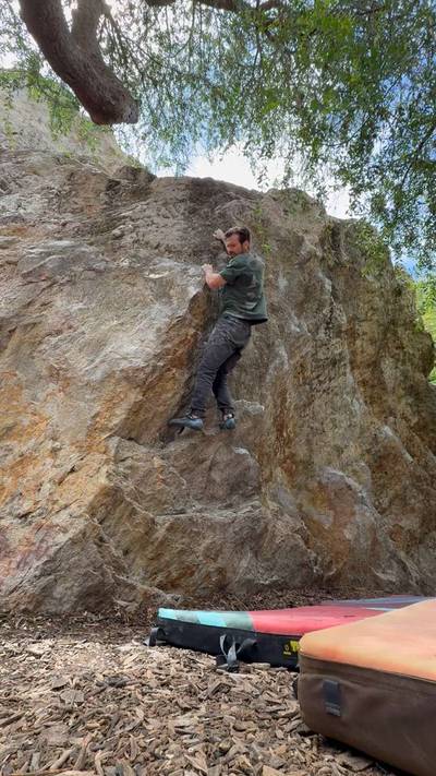 Pegboard Arete v1, Berkeley - Beta Video from Growlz