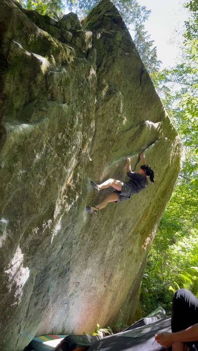 World's Best Boulder Problem v4, Squamish - Beta Video from junran
