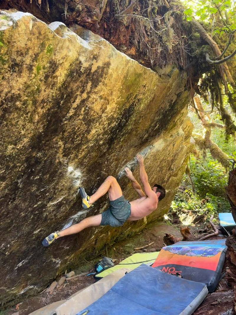Swamp King v10, Miller River - Beta Video from Boulderman_Climbs