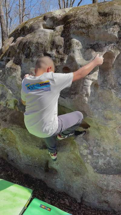 Overbite v1, Hospital Boulders - Beta Video from BoulderCrawler