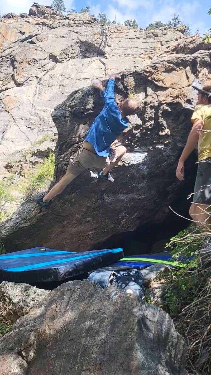 Mobbin' Arete v1, Clear Creek Canyon - Beta Video from sardine