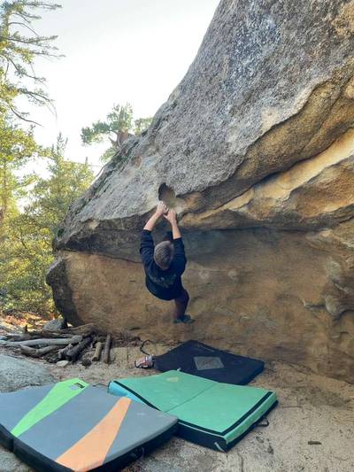 Loh Roof v8, Black Mountain - Beta Video from peterclimbs