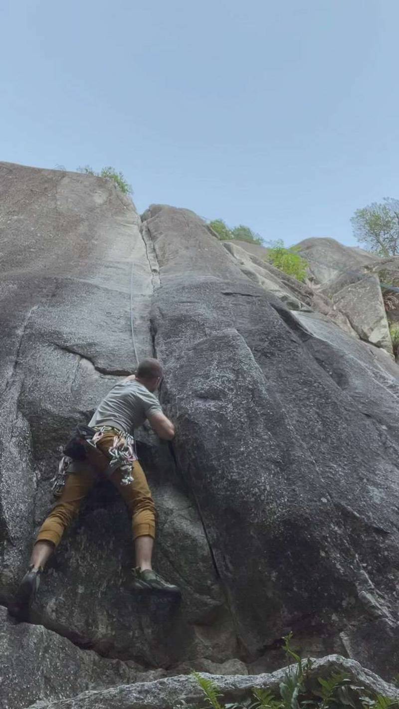 S&M's Delight 5.10b, Squamish - Beta Video from letscrackon
