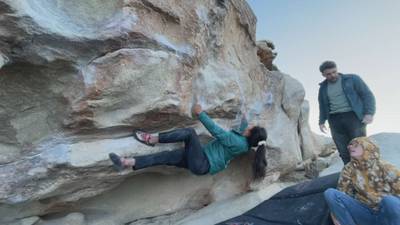 False Hueco Traverse v2, Joshua Tree - Beta Video from ahleeneh