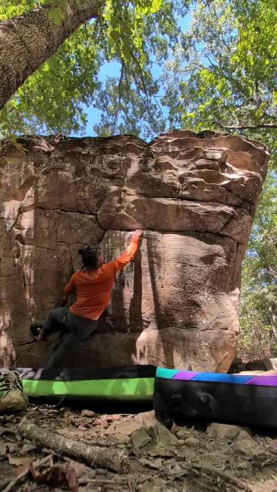 Sukha Sit v5, Holy Boulders - Beta Video from jakemcc