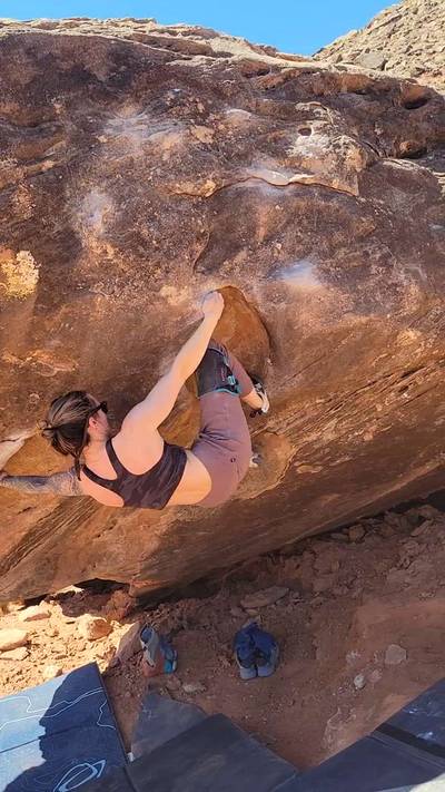The Ugly Duckling v6, Moe's Valley - Beta Video from wilder.climber