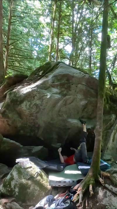 Tyler's Cave Low v4, Squamish - Beta Video from AllTheV4s