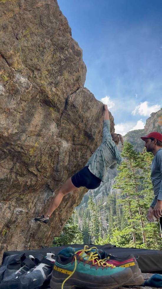 Warm Up (Kind Traverse) v1, Rocky Mountain National Park - Beta Video from RuhRowe