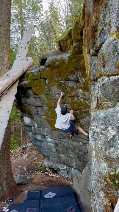 Tigerlily Right v4, Leavenworth - Beta Video from deadhang