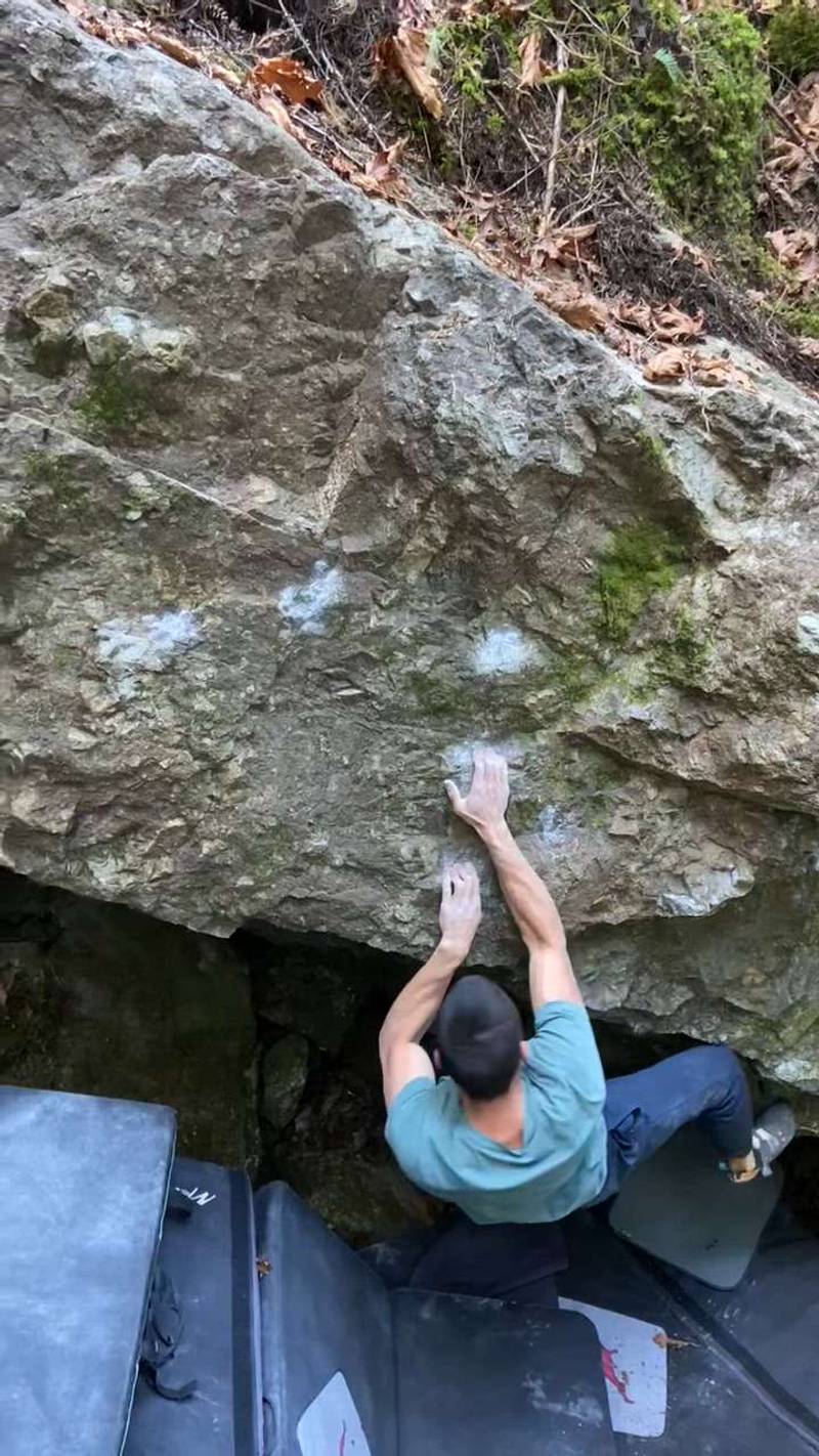 Excavation Aggravation v4, Comox Lake - Beta Video from Bouldering_Bushido
