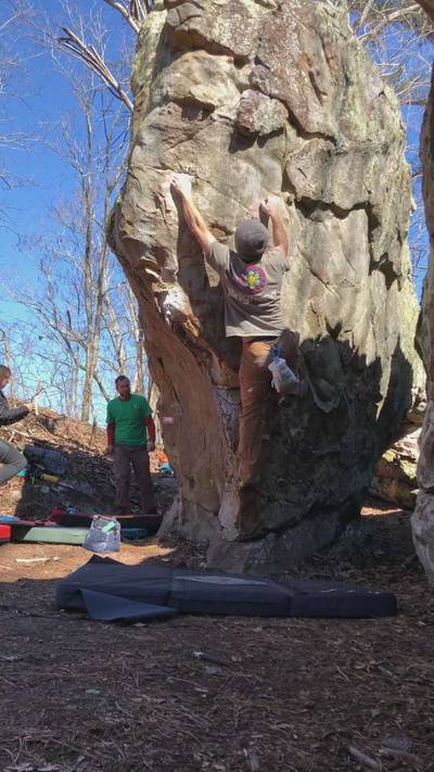 Buzzard v3, Hospital Boulders - Beta Video from wallflailer