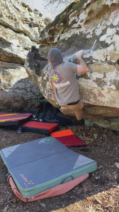 Frosted Flake v5, Hospital Boulders - Beta Video from wallflailer