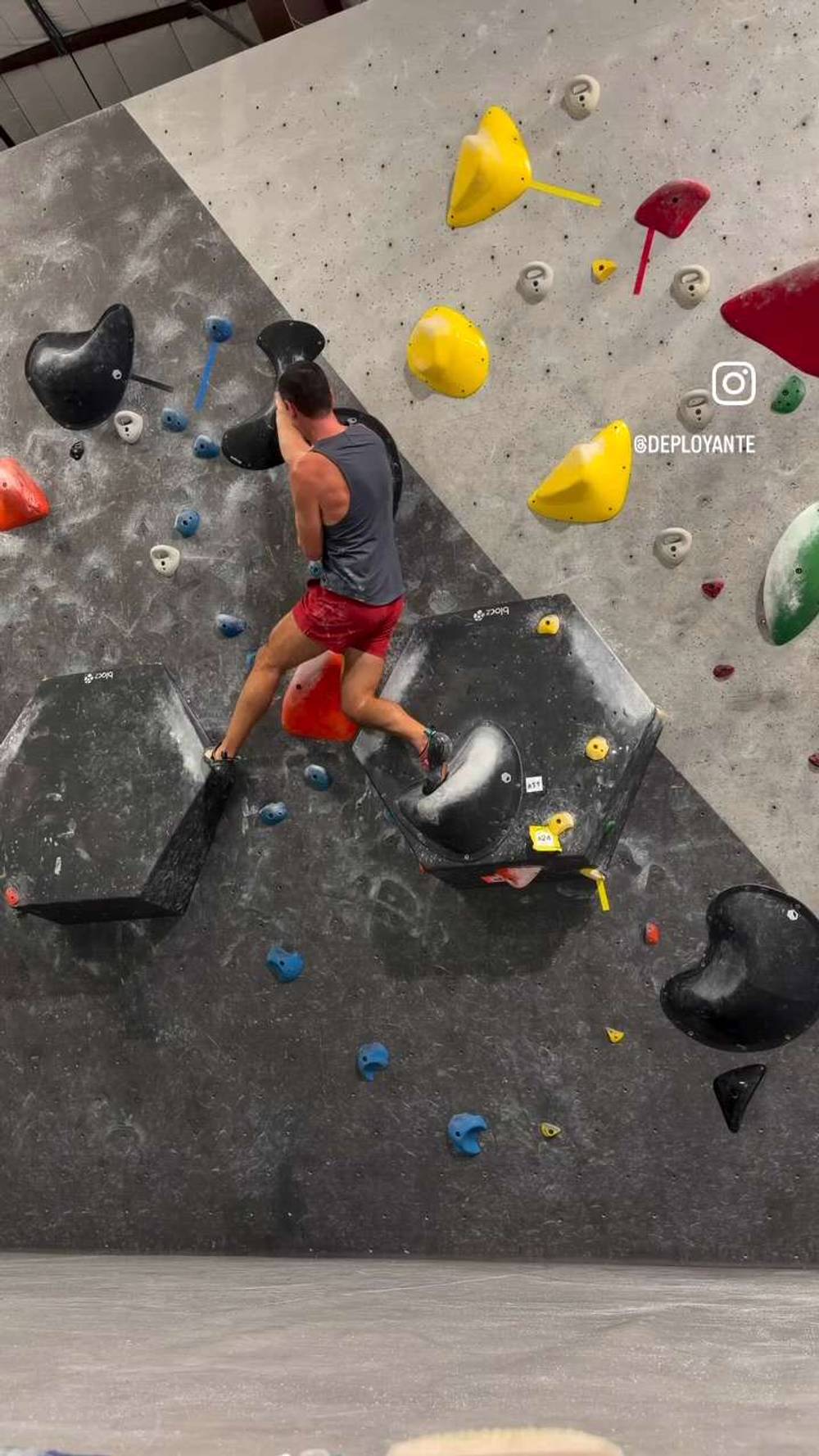 Black #11, Boulder, Black Rock Bouldering Gym - Beta Video from Deployante