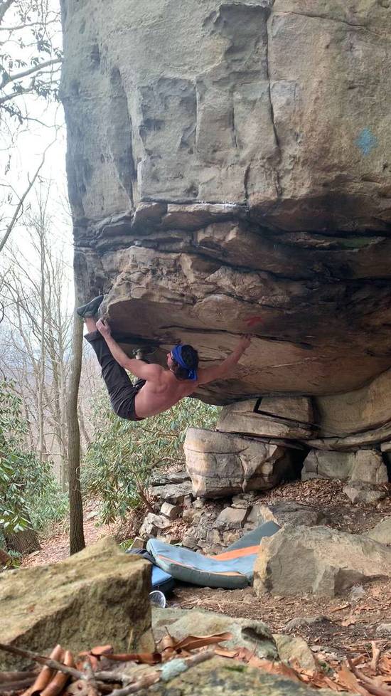 Rattlesnake Roof v6, Coopers Rock - Beta Video from Akleich