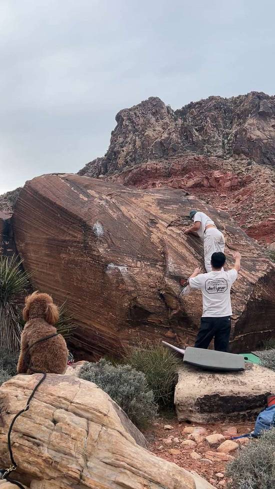 Windy Warm Up - Right Slab Bulge v2, Red Rock - Beta Video from liftingwithlia