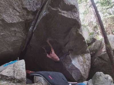 No Troublems v10, Squamish - Beta Video from LukeZimmerman