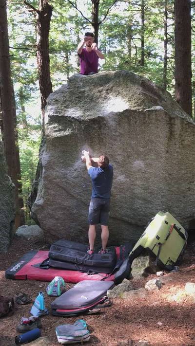 The Airtight Garage v7, Squamish - Beta Video from austinclimbing