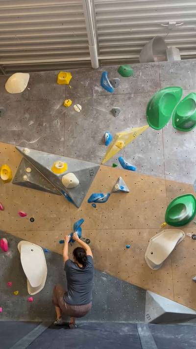 Blue v4, Hogtown Boulders - Beta Video from yoonbear